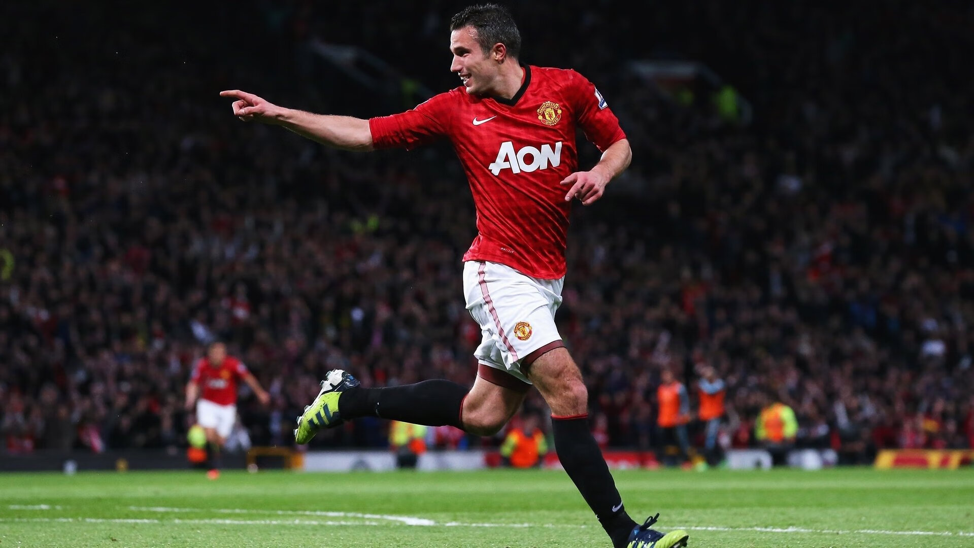 “费尔南多·比亚尔巴的领导力与进攻技巧，助力美洲狮队突破极限”